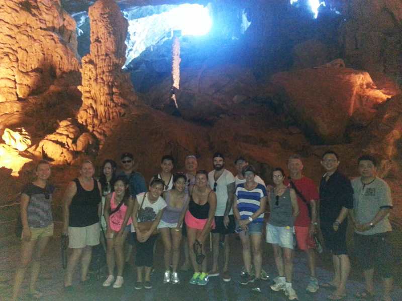 Group Photo di Surprising Cave