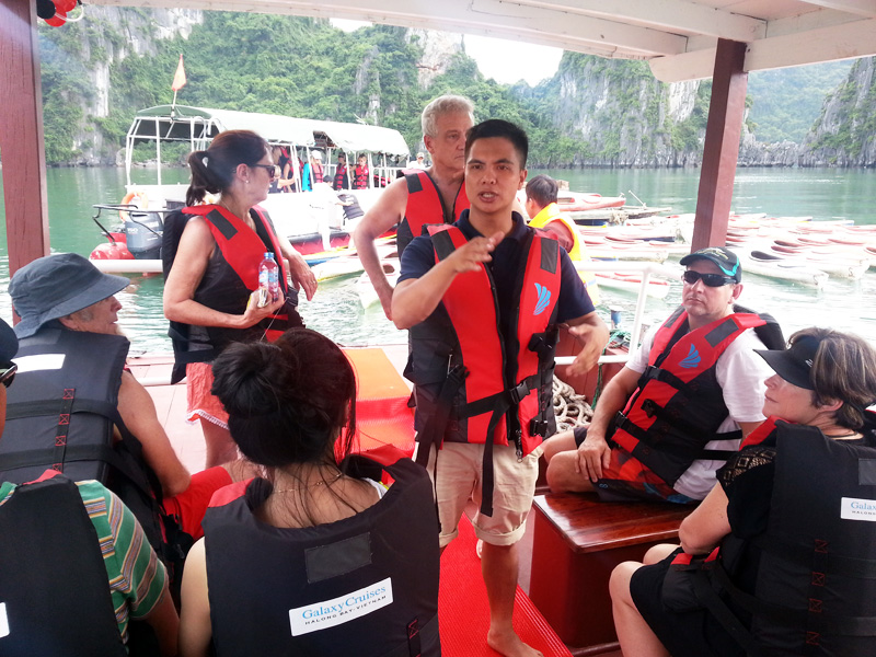 Tim, the tour guide, briefing us all on how to ride a kayak.